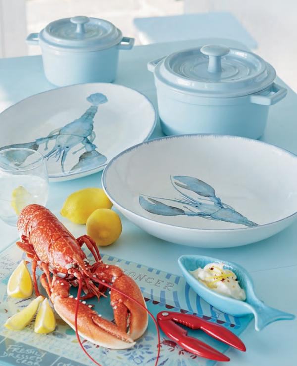 Bữa ăn ngon miệng hơn với bát, đĩa có họa tiết trang trí liên quan tới biển